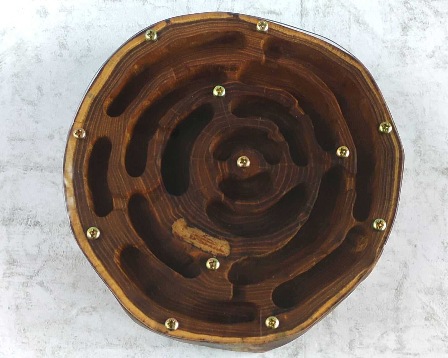 Runder Ameisenhaufen aus Robinienholz mit 18 cm Durchmesser
